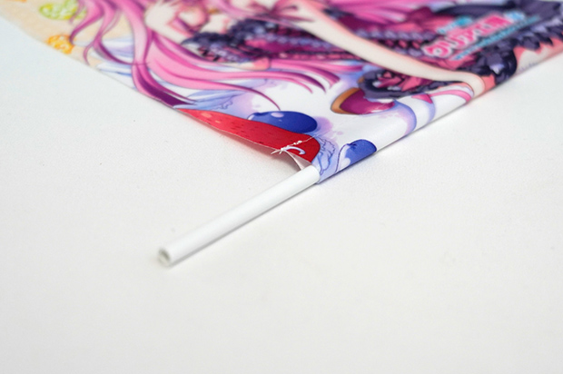 タペストリー上下は棒袋上になっており、塩ビパイプが入っています